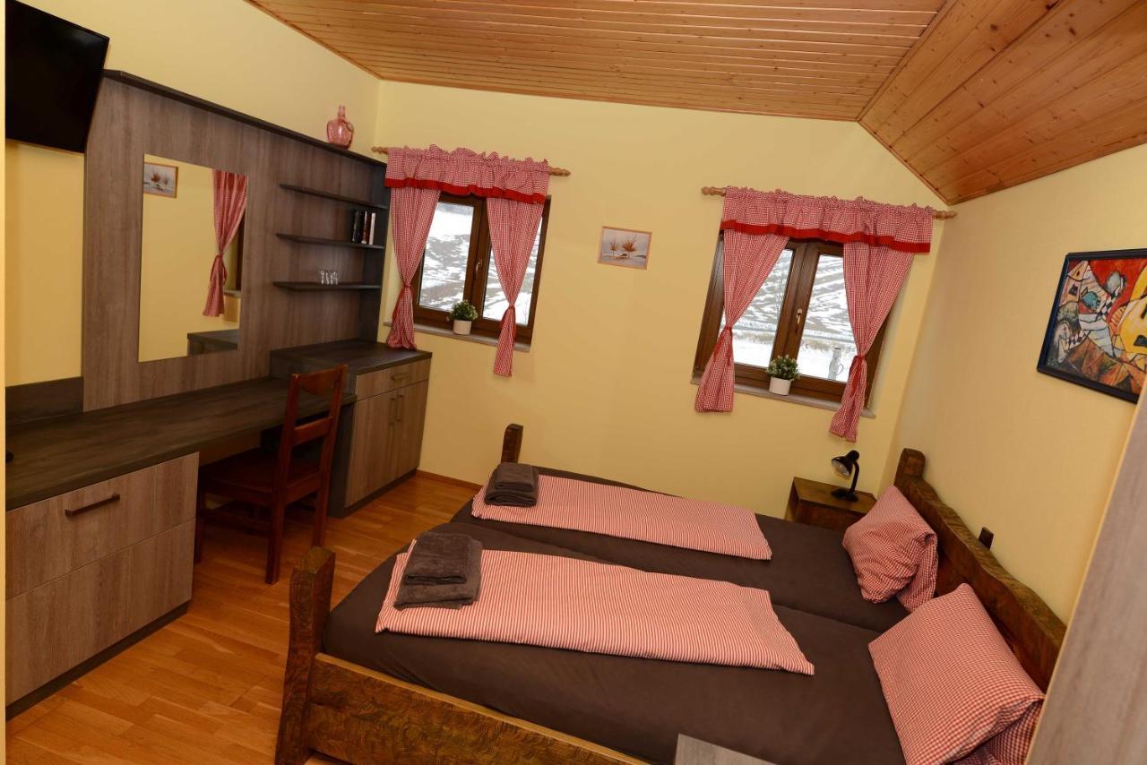 Podvesky Mlyn Hotel Tlumacov Ngoại thất bức ảnh