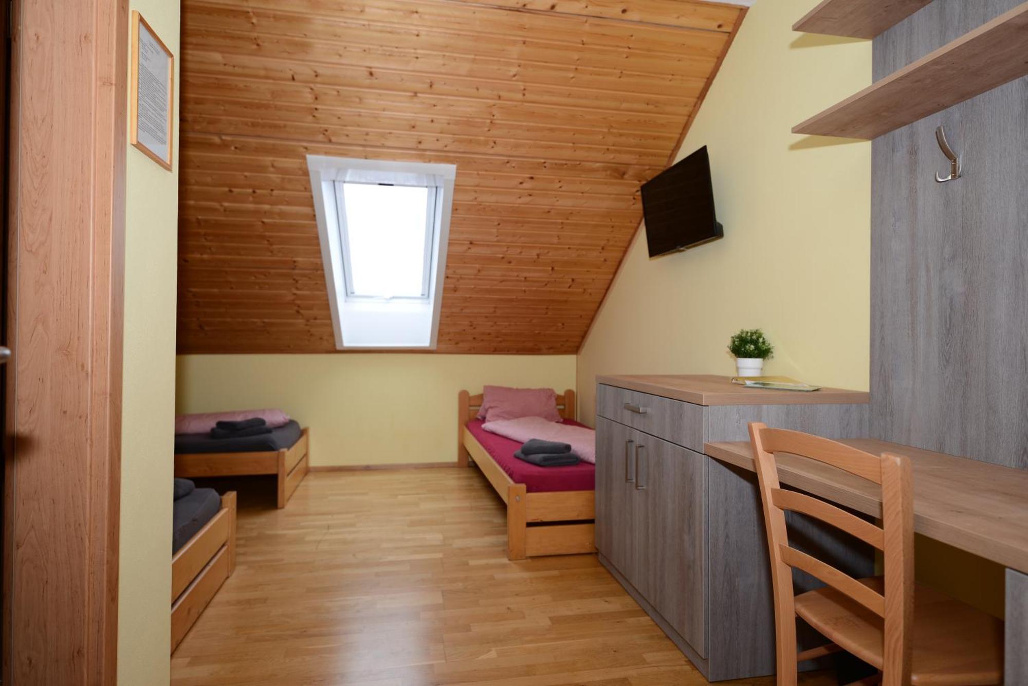 Podvesky Mlyn Hotel Tlumacov Ngoại thất bức ảnh