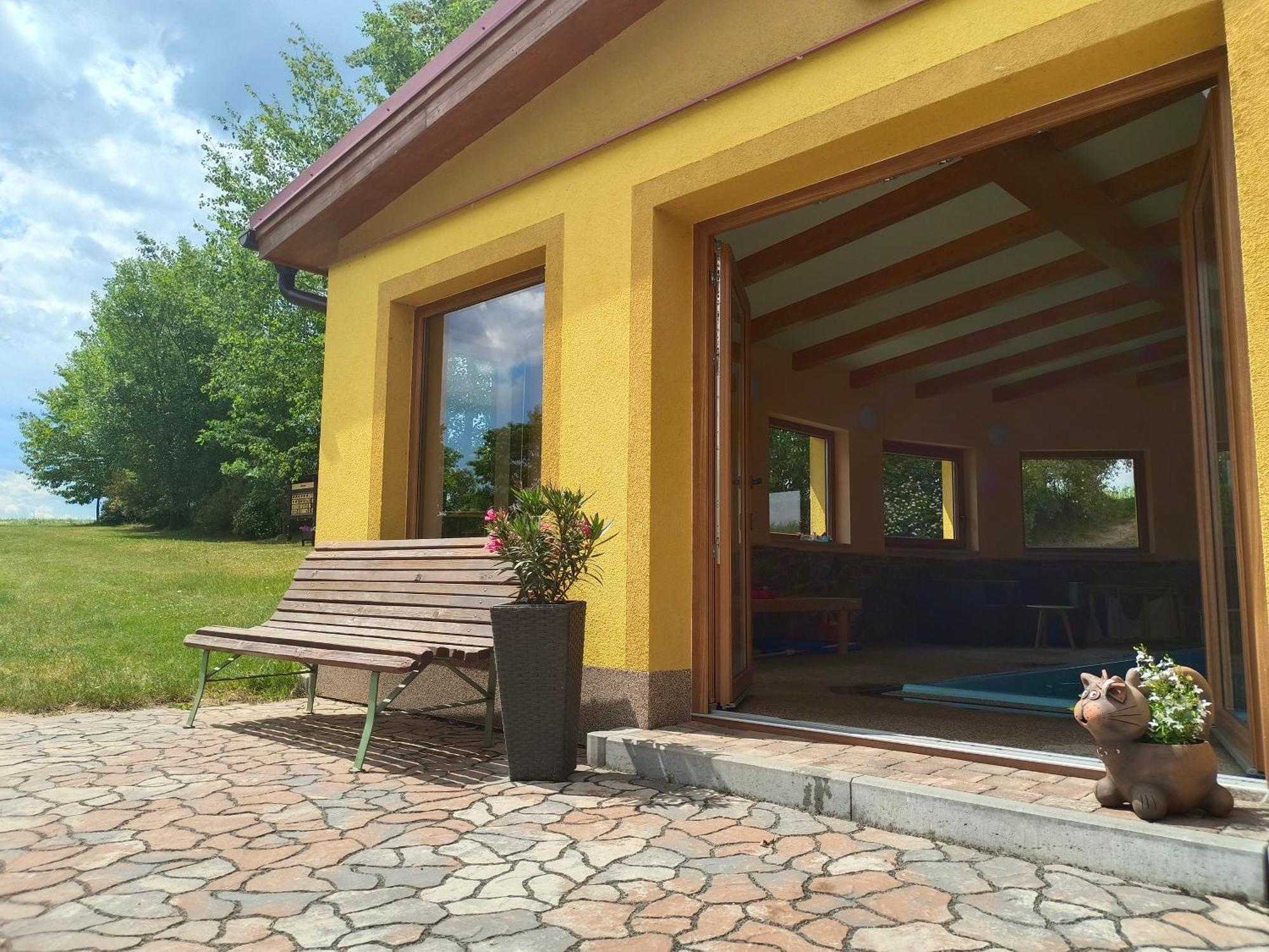 Podvesky Mlyn Hotel Tlumacov Ngoại thất bức ảnh