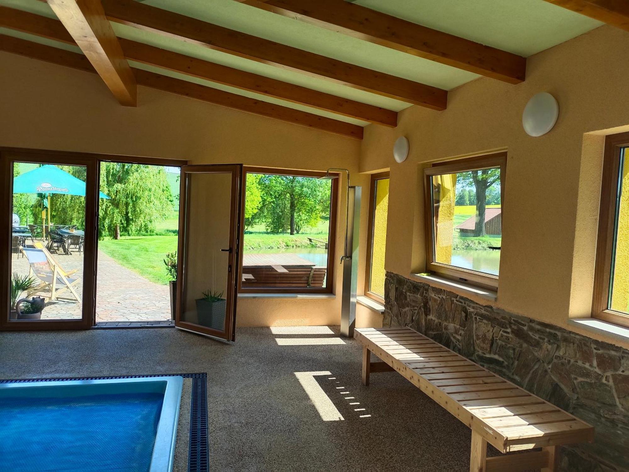 Podvesky Mlyn Hotel Tlumacov Ngoại thất bức ảnh